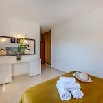 Sunny Escape - Vip By Interhome